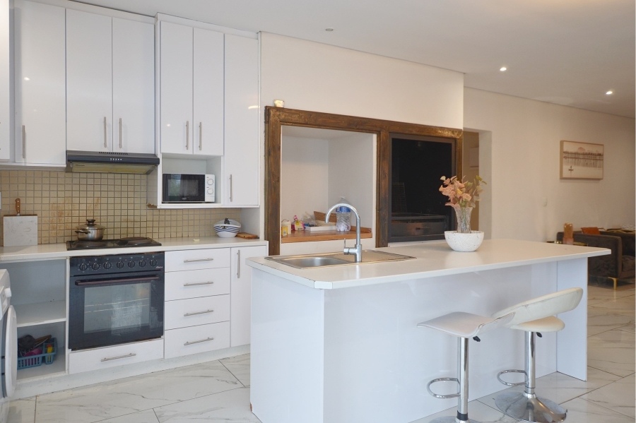 2 Bedroom Property for Sale in Kenridge Western Cape